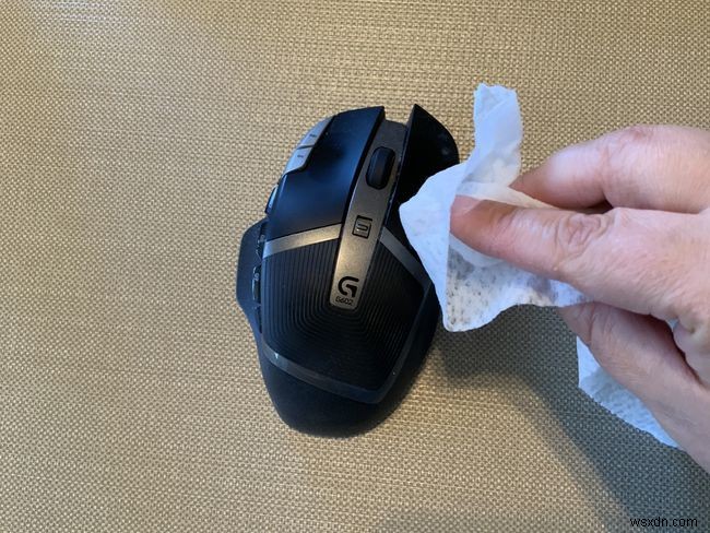 ワイヤレスマウスを掃除する方法 