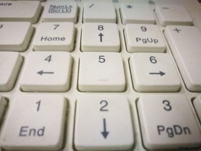 Excelで矢印キーが動かないときの対処法|原因と7つの解決策
