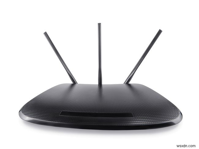 Wi-Fiルーターのアンテナはどう置く?最適な配置方法を徹底解説