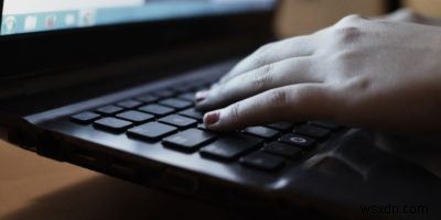 Windows 10のログイン画面から特定のユーザーアカウントを非表示にする方法