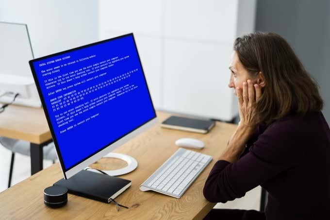 Windows 10で「スレッドがデバイスドライバーでスタック」BSODエラーを解決する方法