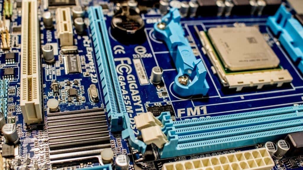 パソコンに搭載されているマザーボードの型番を確認する5つの方法