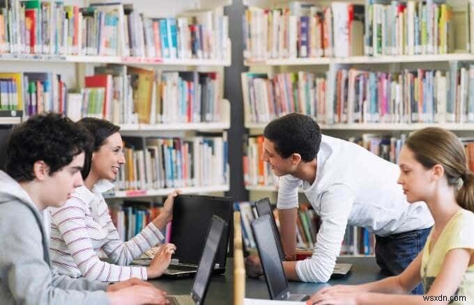 学校支給のノートPCにスパイウェアが仕込まれていないか確認する方法