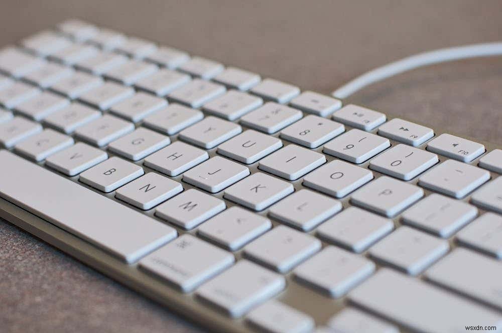 キーボードの文字が勝手に繰り返される?重複入力を直す6つの対処法