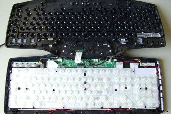 水没したキーボードの直し方!デスクトップ・ノートPC別の修理手順を徹底解説