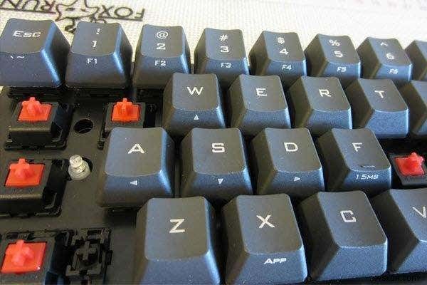 水没したキーボードの直し方!デスクトップ・ノートPC別の修理手順を徹底解説