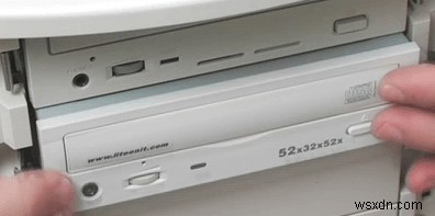 CDやDVDが光学ドライブから取り出せないときの対処法まとめ