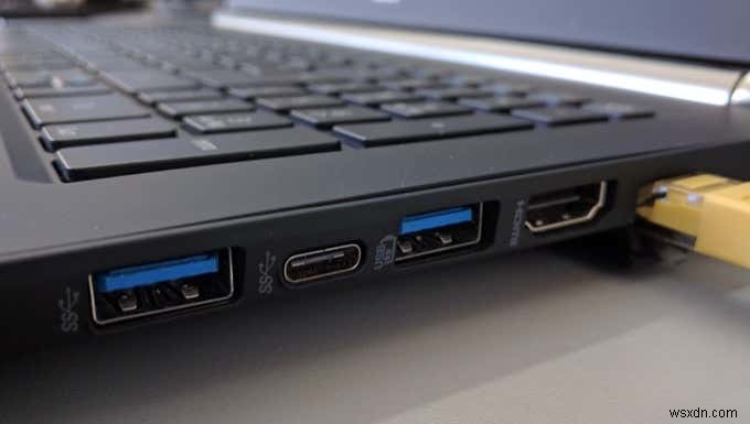 【徹底解説】コンピュータポートとは?物理ポートと仮想ポートの種類・役割をわかりやすく紹介