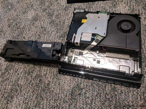 騒音が気になるPS4を静かにする！ホコリ除去の完全ステップバイステップガイド