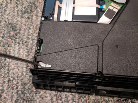 騒音が気になるPS4を静かにする！ホコリ除去の完全ステップバイステップガイド