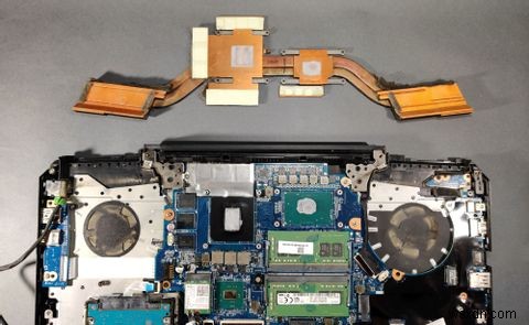 CPUのサーマルペーストを塗り替える方法：正しい手順とポイント