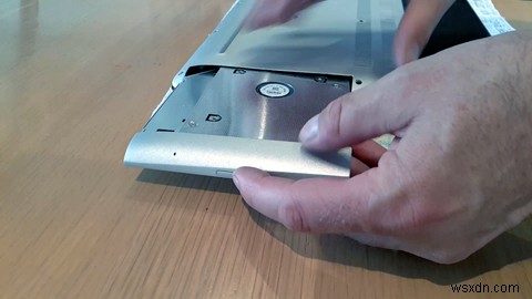 ノートパソコンのDVDドライブをSSD/HDDに交換する方法【5ステップで解説】