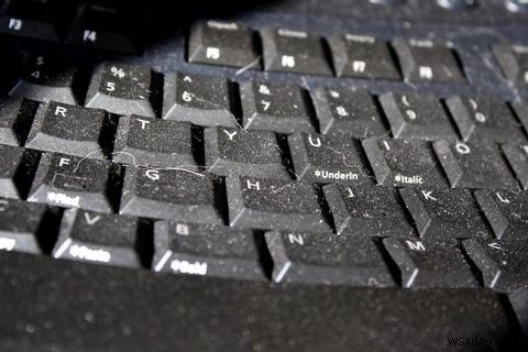 ノートパソコンの画面・外装・キーボード・ファンの掃除方法【完全ガイド】
