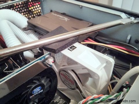 PC修理に役立つ!テックツールキットに入れておきたい10の安価な家庭用品