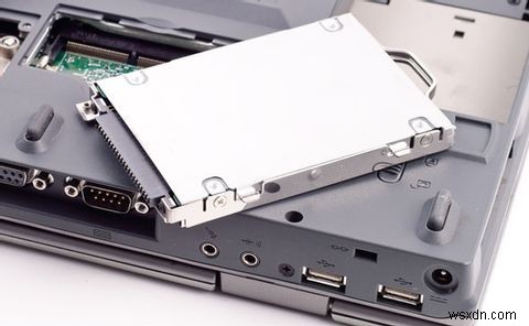 PCを分解せずに古いハードディスクのデータへアクセスする方法：選択肢を徹底解説