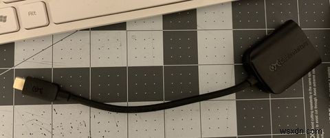 MacBookを外部モニターに接続する方法｜ポート確認からディスプレイ設定まで
