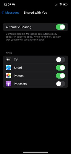 iPhoneの「共有されました」機能が邪魔？無効化する方法をわかりやすく解説