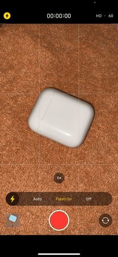 iPhoneカメラのフラッシュをオンにする方法【機種別・完全ガイド】