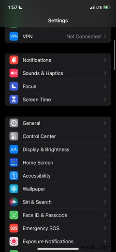 iPhoneとApple Watchで聴覚を守る方法|ノイズアプリとヘッドフォン通知の設定ガイド