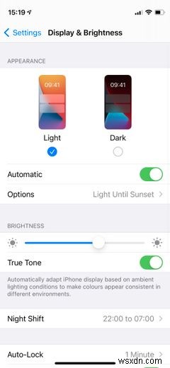 iPhone・iPadでダークモードを使う方法｜切り替えとスケジュール設定ガイド