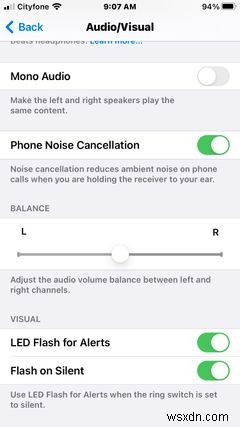 iPhoneでLEDフラッシュ通知を有効にする方法｜重要なメッセージの見逃しを防ごう