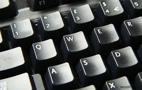 PCメーカーのCEOに直接メールを送るのは意味がある？効果的なコンタクト方法を解説
