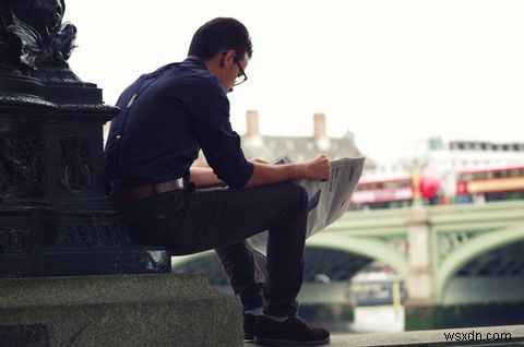 アテンションエコノミーとは？あなたの「注目」がお金に変わる仕組みと、知っておくべき理由