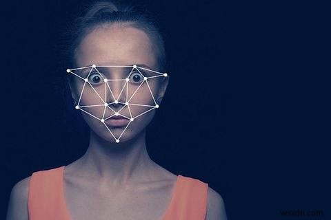 顔認証から身を守る方法|オンラインと公の場で使える4つの対策