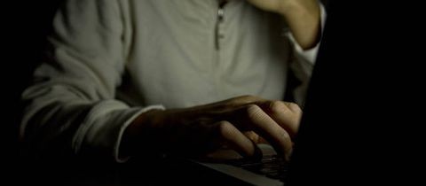 オンライン匿名性がインターネットを裏目に出す5つの理由