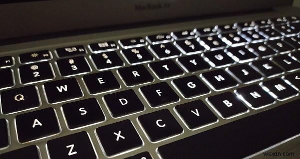 PCでキーボードの照明(バックライト)をオン・オフする方法