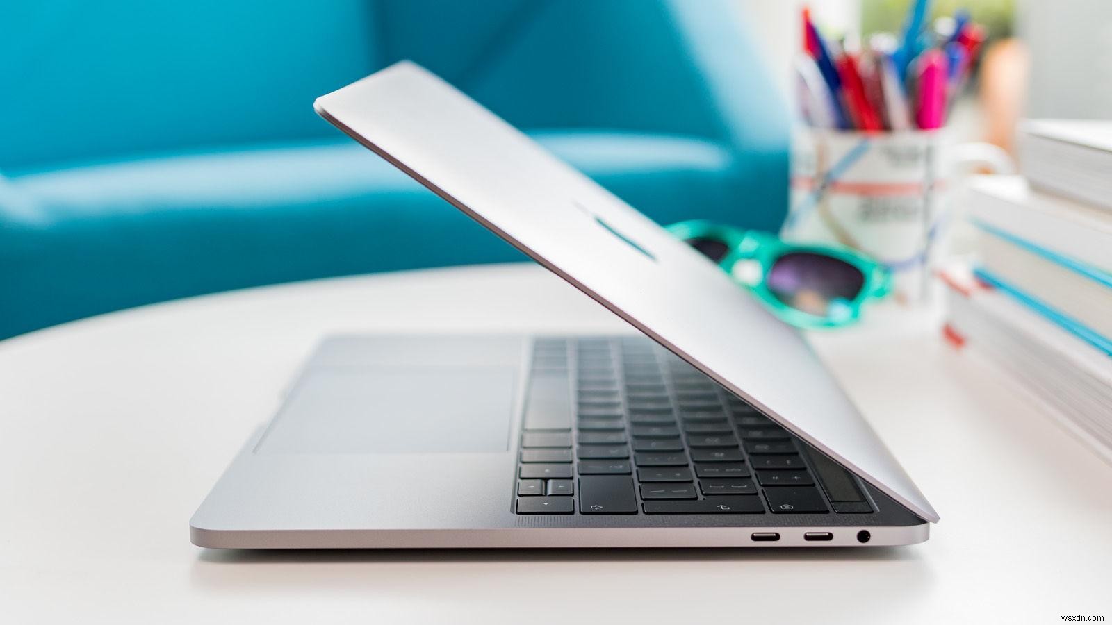 MacBookにポートを追加する方法｜USB-Cハブと変換アダプタの活用術