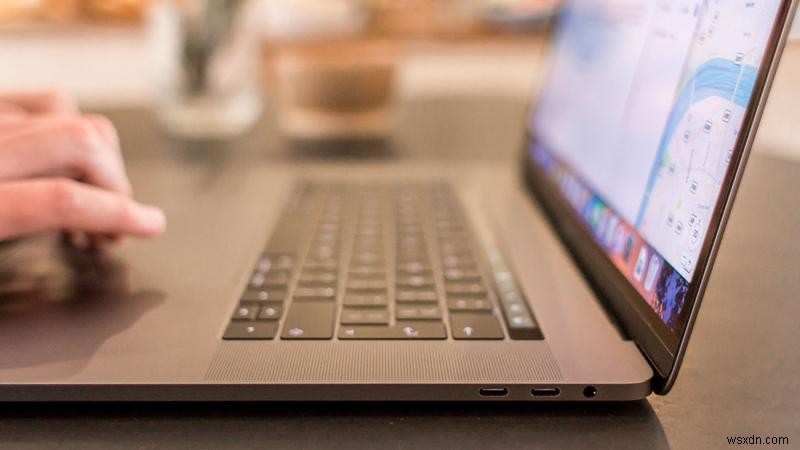 英国の天気でMacBookはソーラー充電できる？Voltaicキットを徹底実測