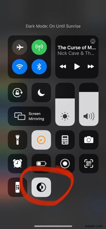 iPhoneでWhatsAppのダークモードを有効にする方法