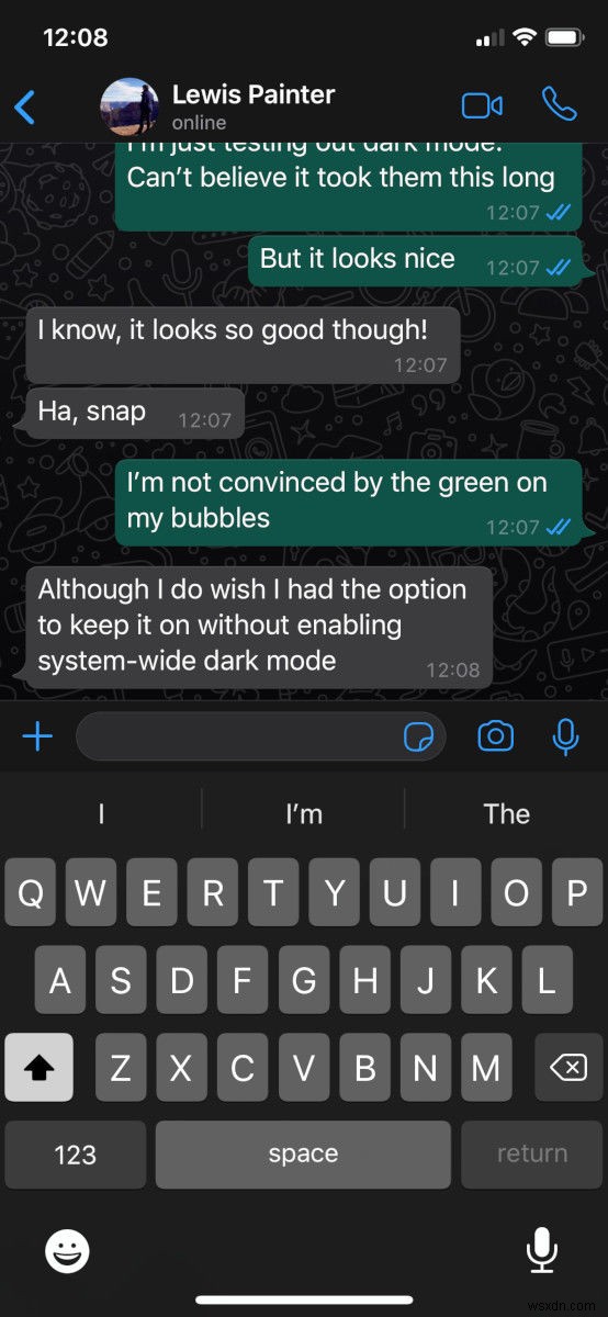 iPhoneでWhatsAppのダークモードを有効にする方法