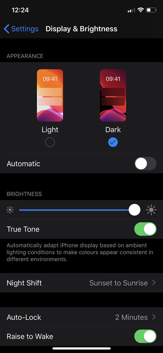 iPhoneでダークモードを使う方法|iOS 13の設定手順とiOS 12以前の代替策も解説