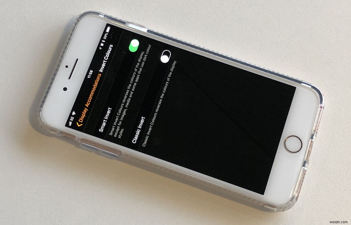 iPhoneでダークモードを使う方法|iOS 13の設定手順とiOS 12以前の代替策も解説