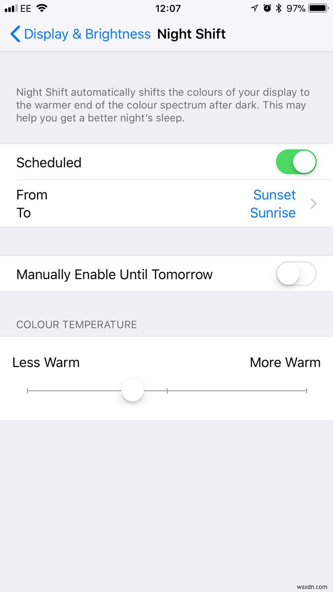 iPhoneでダークモードを使う方法|iOS 13の設定手順とiOS 12以前の代替策も解説