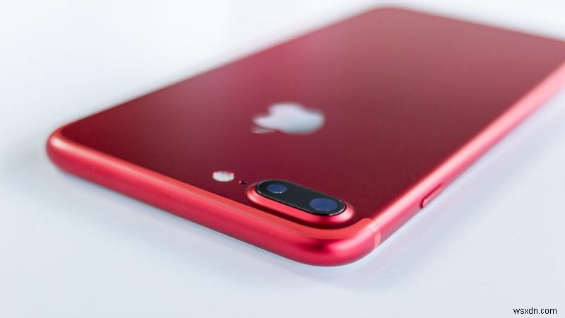 赤いiPhone 7の前面を黒くする方法3選｜(PRODUCT)REDをクールにカスタマイズ