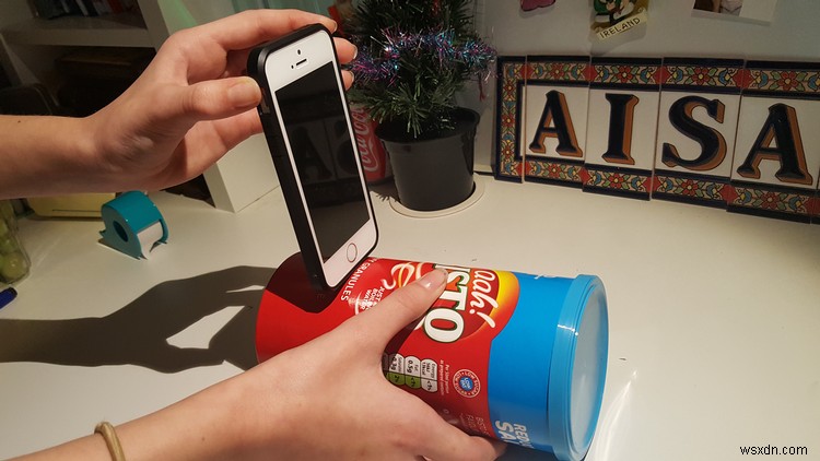 プリングルズの空き容器で作る!10分で完成する激安iPhoneスピーカーのDIY方法