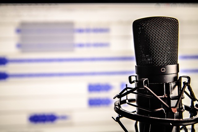 Macで外部マイクを設定する方法!接続から音声入力の設定まで徹底解説
