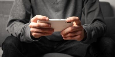 PC不要でスマホだけ！iOSで使えるおすすめライブストリーミングアプリ4選