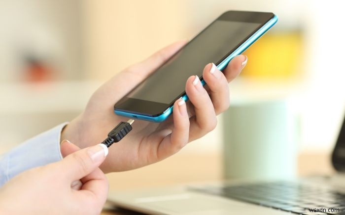 スマホの正しい消毒・お手入れ方法|家にあるものでできる徹底ガイド