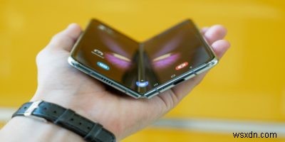 折りたたみスマホは本当に便利?押さえておきたい4つの活用シーン