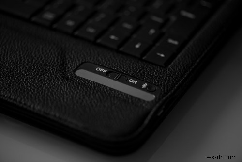 スマートフォンを持ち運べる執筆ステーションに変える方法