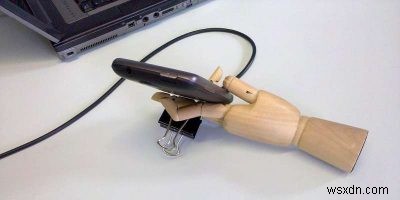 家にあるもので無料で作れる!賢いDIYスマホスタンド6選