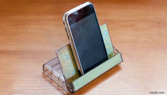 家にあるもので無料で作れる!賢いDIYスマホスタンド6選