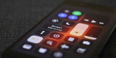 スマホの画面をテレビに映す方法!ワイヤレス接続からHDMIまで徹底解説