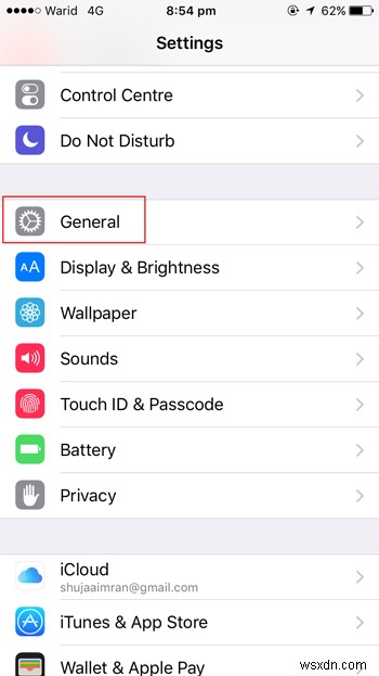 iPhoneの隠しキーボードで顔文字(カオモジ)を使う方法|設定手順をわかりやすく解説