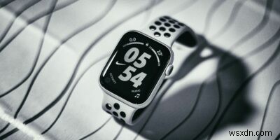 FitbitとApple Watch徹底比較：どちらが優れたフィットネストラッカー・スマートウォッチなのか？