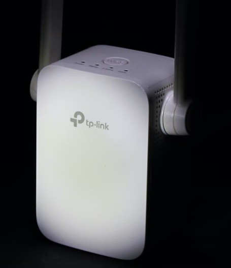Wi-Fi改善の選択肢を徹底比較：メッシュWi-Fi・PLC（電力線通信）・エクステンダー・リピーターの違いと選び方